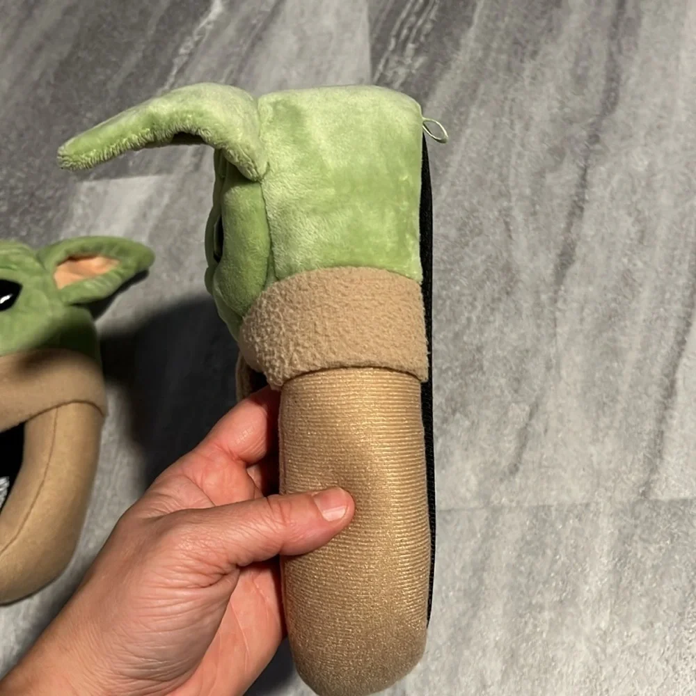 Kids Unisex Baby Yoda The Child Slippers size 13-1 tan & green pajamas star wars